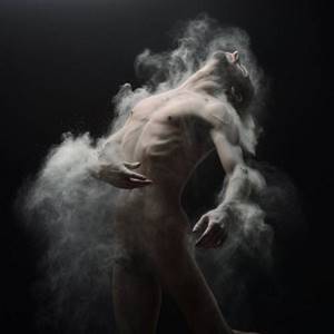 12 совершенно голых моделей в безумно драйвовом фотопроекте Оливера Вальсеччи.