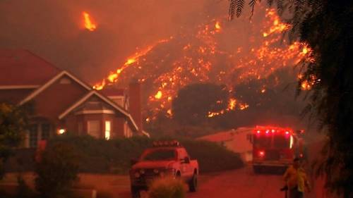 Ад наяву: 18 жутких кадров пожаров в Калифорнии.