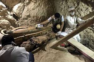 Археологи не ожидали, что найдут ЭТО в 3 500-летней гробнице древнего города.