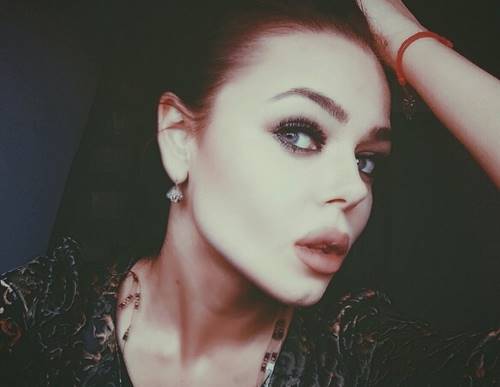 «Бджилка» уже не та: эволюция внешности украинской певицы Алины Гросу.