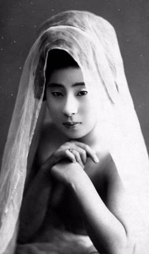 Без кимоно: 17 старинных портретов японских гейш 1900-х годов.