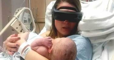 Благодаря этому уникальному изобретению молодая мамочка впервые увидела своего новорожденного малыша...