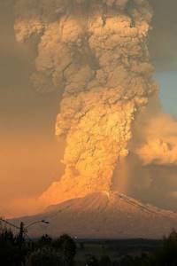 Это событие всколыхнуло весь мир! 16 захватывающих фотоснимков извержения вулкана.