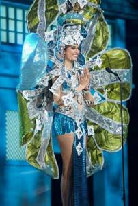 Финалистки конкурса «Мисс Вселенная» в национальных костюмах. Просто загляденье!