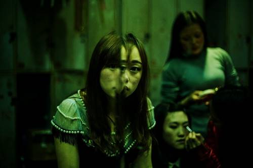 Кунсткамера разврата: 35 шокирующих кадров о том, что творится за кулисами ночных клубов Китая.