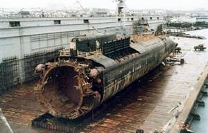 «Она утонула» 14 лет назад: сегодня вся Россия скорбит об экипаже затонувшей лодки «Курск».