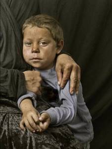 От этих фото невозможно оторвать взгляд! Очень проникновенные портреты пиренейских цыган.