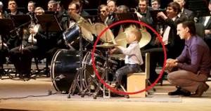Стать музыкальным гением в 3 года? Этот малыш добился того, о чём профессионалы и не мечтают!