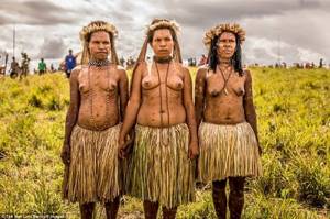 Таинственное племя до сих пор живет по первобытным законам. Глаза на лоб лезут от их традиций!