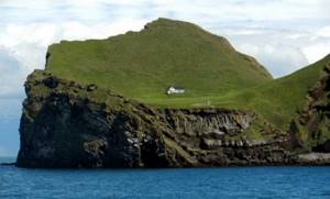 Тебя достали соседи? Тогда этот необычный дом в Исландии идеален для тебя!