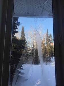 В США и Канаде настолько холодно, что в домах лопаются стекла. Рекордные морозы и тонны снега!