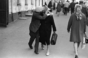 Жизнь в СССР в 60–70-х годах глазами российского фотографа, который эмигрировал на Запад.
