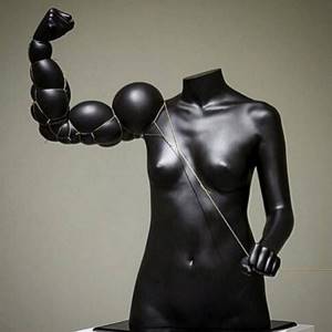19 скульптур, которые обнажают суть современного общества.
