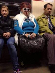 Без таких ярких персонажей жить было бы скучно! 30 отчаянных модников из петербургского метро.