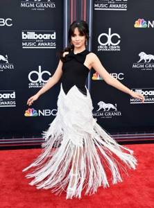 48-летняя Дженнифер Лопес появилась на Billboard Music Awards 2018 в откровенном наряде