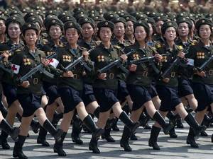 Беженка из КНДР рассказала, через что проходят женщины в армии Северной Кореи.