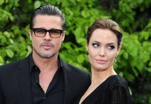 «Это неудивительно». Инсайдеры рассказали о реакции Джоли на развод Энистон.
