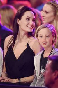 В Сети возмущены мальчишеским стилем 11-летней дочери Джоли и Питта.
