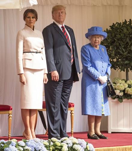 Королевский троллинг: о чём говорили брошки Елизаветы II во время визита Дональда Трампа