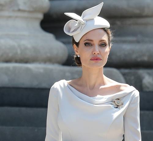 За что Анджелина Джоли возненавидела Амаль Клуни. Казалось бы, при чем тут Меган Маркл...